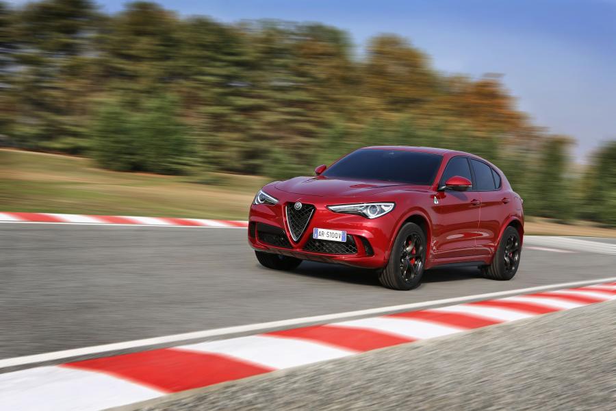  Alfa Romeo Stelvio Quadrifoglio (949) 2017 года  (WW) (фото 32 из 51)